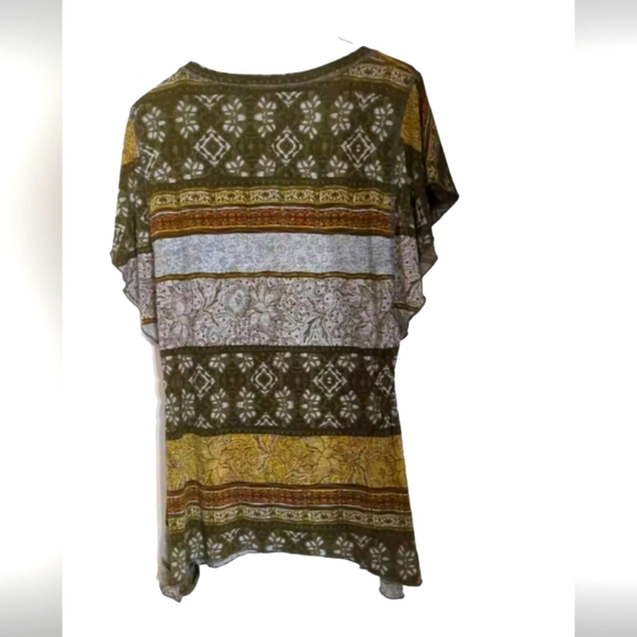 Charlotte Russe Green Red Gray Handkerchief Hem Shirt V Neck Longer Sides L - Picture 2 of 10